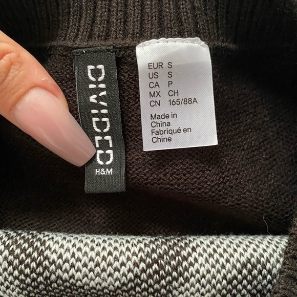 Swirly Sweater Vest - Picture 4 of 4